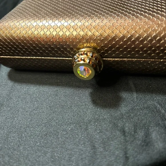 CRISTAL VTG Rare Clutch Bronze Fish Scale design wSwarovski Clusters kiss clasp - Picture 4 of 16